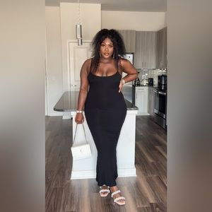 NNEKA ROSE SCULPTED MAXI DRESS